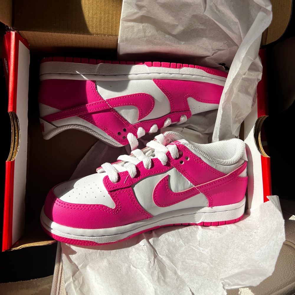 Nike Kids Sneakers in Pink and White